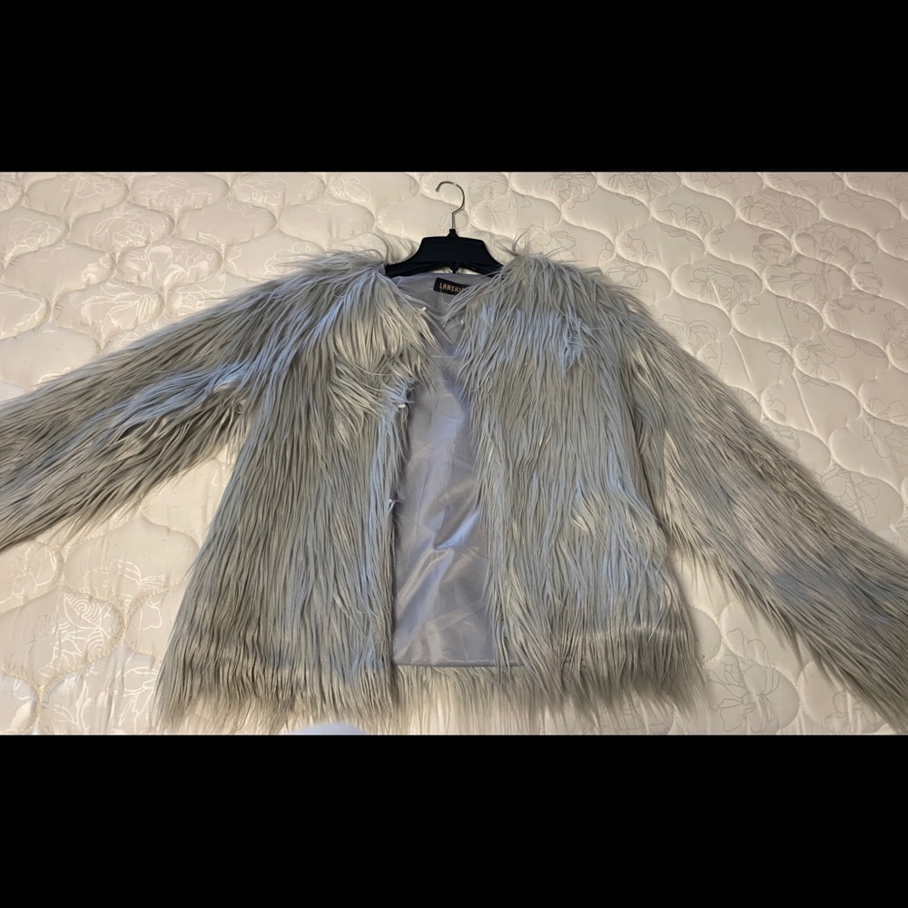 Grey fuzzy jacket size L, fits like M